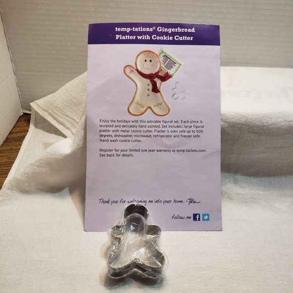 Beautiful New Temptations Gingerbread Receipe Plate and mini Cookie cutter - Picture 7 of 9